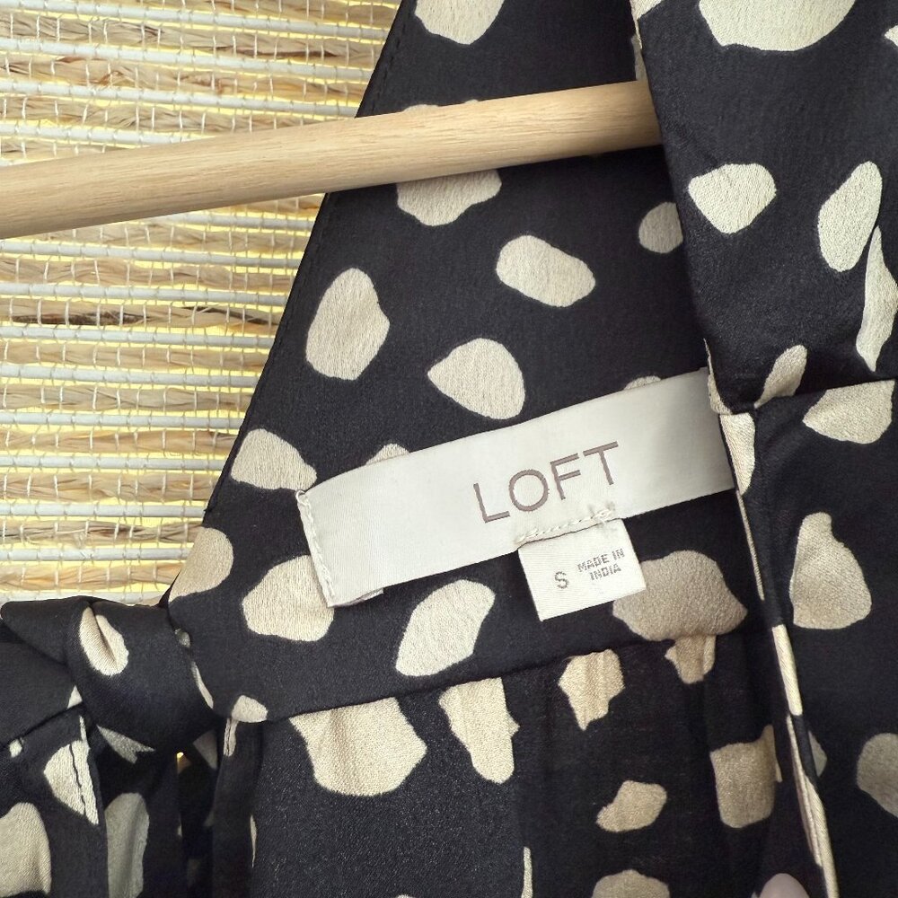 LOFT Tie-back Blouse in Black - Picture 3 of 3